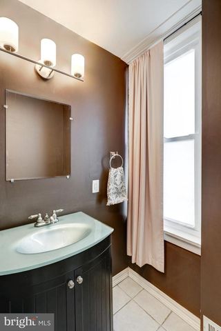15 E WALNUT ST, Ephrata, PA 17522