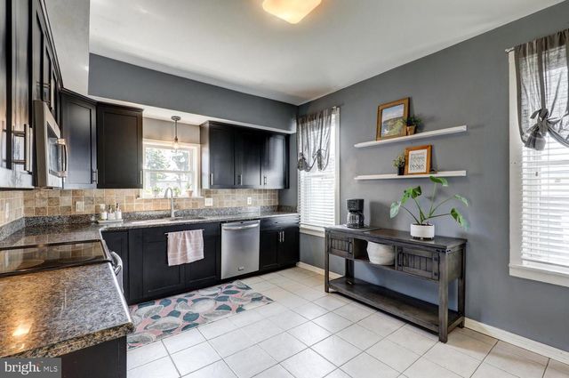 15 E WALNUT ST, Ephrata, PA 17522