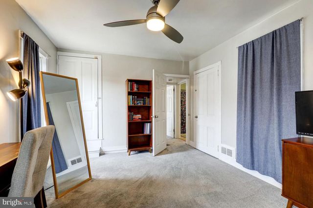15 E WALNUT ST, Ephrata, PA 17522