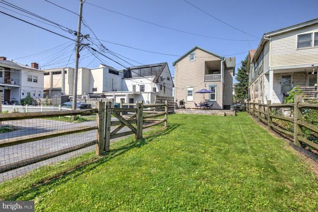 15 E WALNUT ST, Ephrata, PA 17522