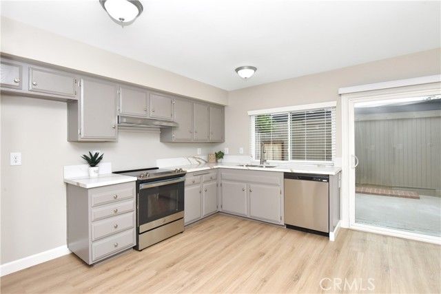 4247 Larwin, Cypress, CA 90630