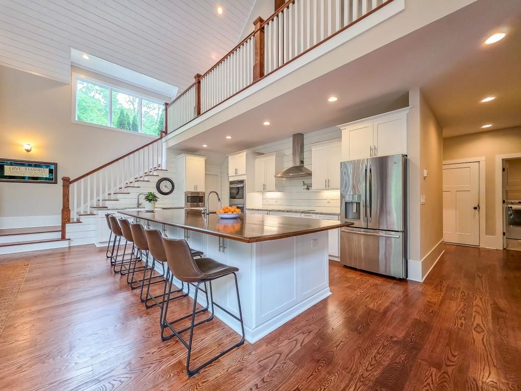 Image 10 of property listing at 14 Allatoona Estates Drive SE, Acworth, GA 30102