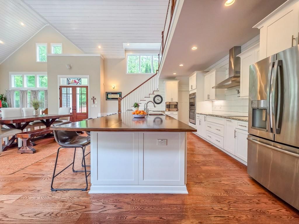 Image 11 of property listing at 14 Allatoona Estates Drive SE, Acworth, GA 30102