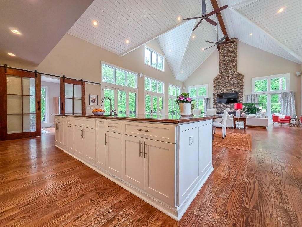 Image 14 of property listing at 14 Allatoona Estates Drive SE, Acworth, GA 30102