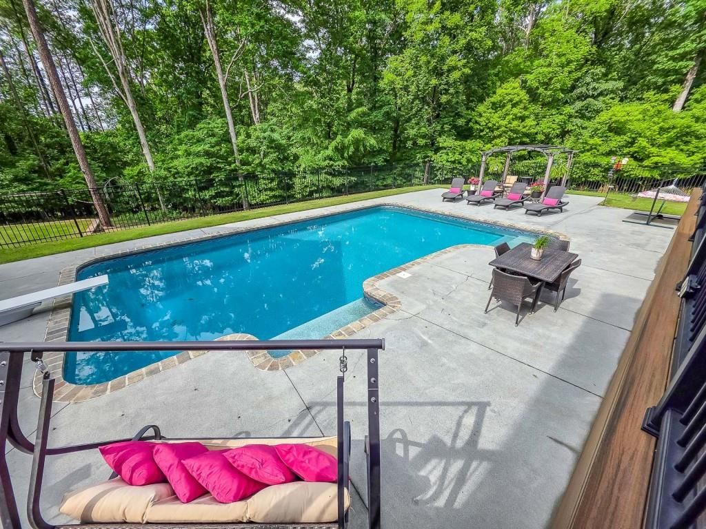 Image 48 of property listing at 14 Allatoona Estates Drive SE, Acworth, GA 30102