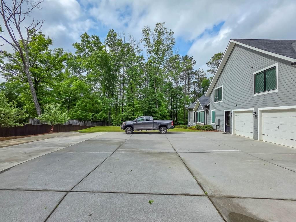 Image 57 of property listing at 14 Allatoona Estates Drive SE, Acworth, GA 30102
