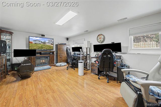 8710 Leslie Drive, Sterling Heights, MI 48314