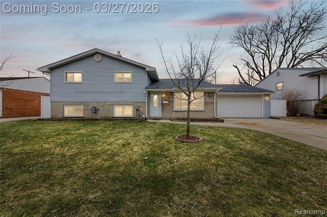 8710 Leslie Drive, Sterling Heights, MI 48314