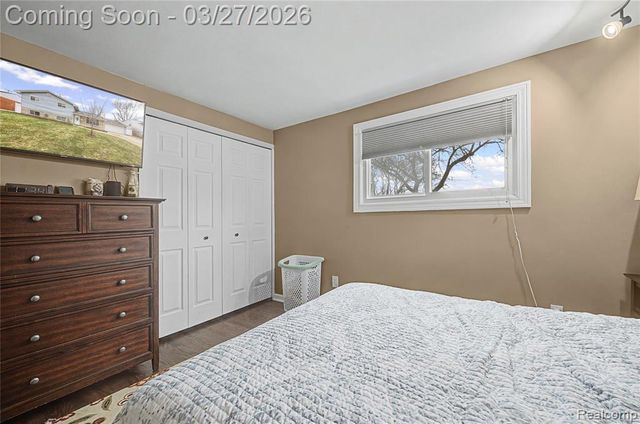 8710 Leslie Drive, Sterling Heights, MI 48314