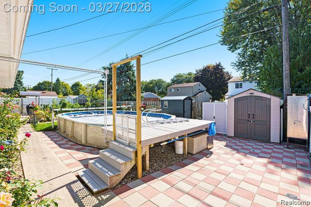 8710 Leslie Drive, Sterling Heights, MI 48314