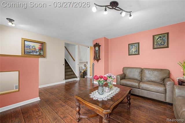 8710 Leslie Drive, Sterling Heights, MI 48314