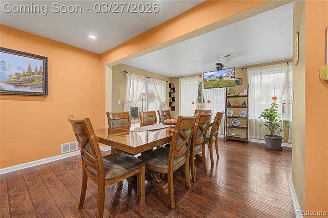 8710 Leslie Drive, Sterling Heights, MI 48314