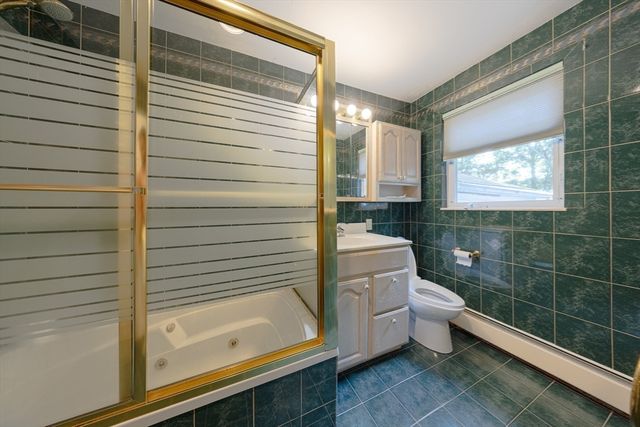 6 Peach Tree Ln 6, Newton, MA 02459
