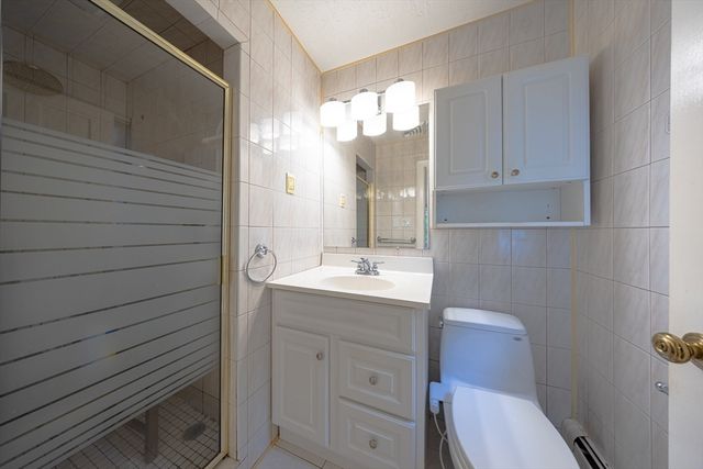 6 Peach Tree Ln 6, Newton, MA 02459