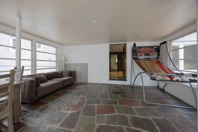 6 Peach Tree Ln 6, Newton, MA 02459
