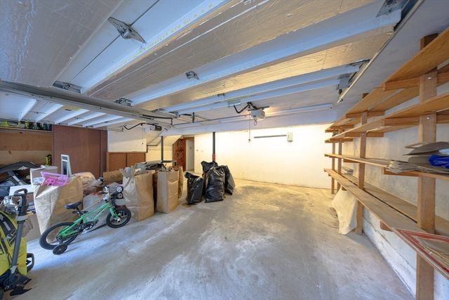 6 Peach Tree Ln 6, Newton, MA 02459