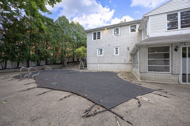 6 Peach Tree Ln 6, Newton, MA 02459