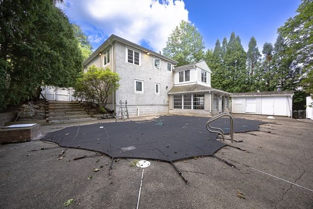 6 Peach Tree Ln 6, Newton, MA 02459