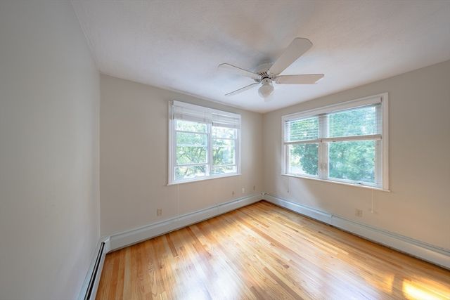 6 Peach Tree Ln 6, Newton, MA 02459