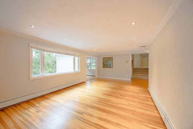 6 Peach Tree Ln 6, Newton, MA 02459