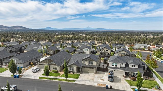 4421 SW Majestic Avenue, Redmond, OR 97756