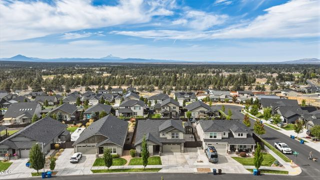 4421 SW Majestic Avenue, Redmond, OR 97756