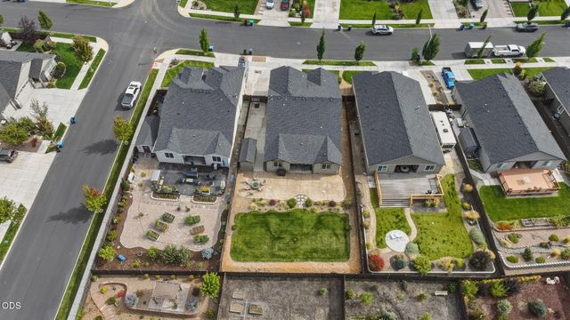 4421 SW Majestic Avenue, Redmond, OR 97756