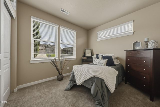 4421 SW Majestic Avenue, Redmond, OR 97756