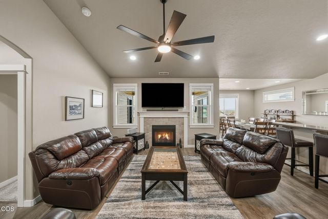 4421 SW Majestic Avenue, Redmond, OR 97756