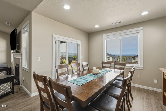 4421 SW Majestic Avenue, Redmond, OR 97756
