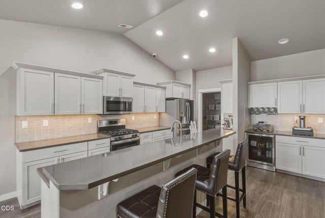 4421 SW Majestic Avenue, Redmond, OR 97756