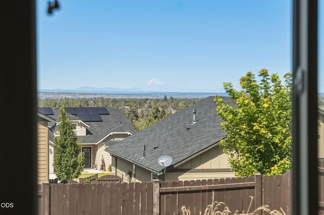 4421 SW Majestic Avenue, Redmond, OR 97756