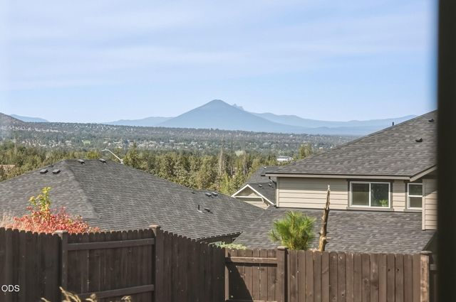 4421 SW Majestic Avenue, Redmond, OR 97756