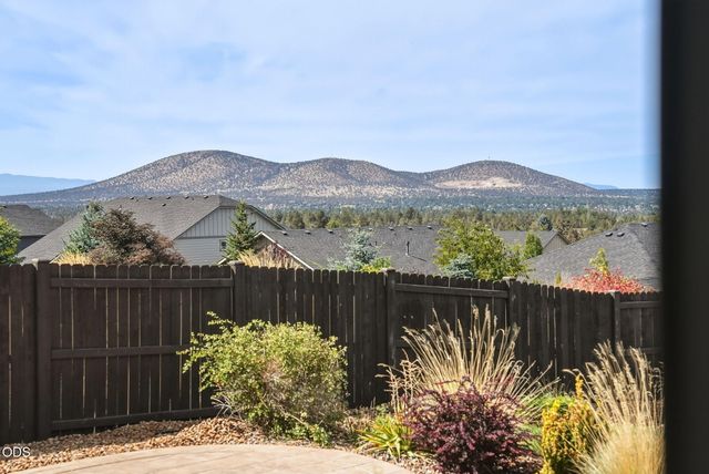 4421 SW Majestic Avenue, Redmond, OR 97756