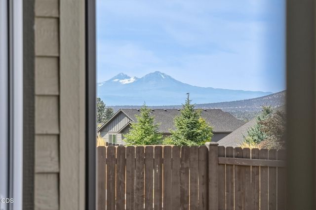 4421 SW Majestic Avenue, Redmond, OR 97756