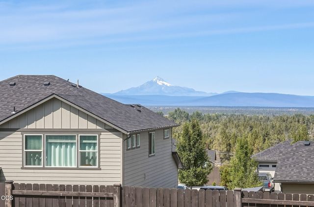 4421 SW Majestic Avenue, Redmond, OR 97756