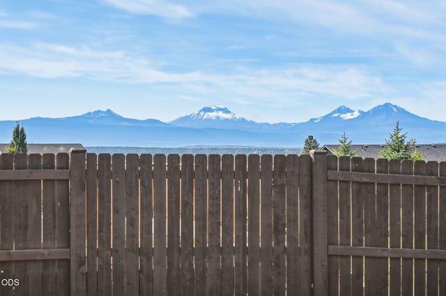 4421 SW Majestic Avenue, Redmond, OR 97756