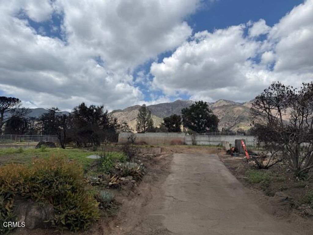 563 E Las Flores Drive, Altadena, CA 91001