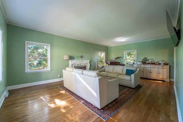 972 Edgewater Drive, Lexington, KY 40502