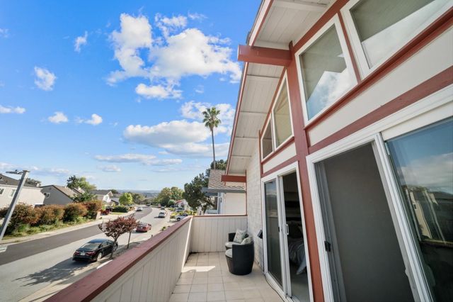 60 Beach Park Boulevard, Foster City, CA 94404