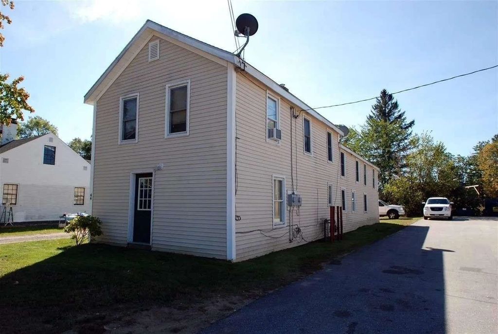 44 S. Village Road, Loudon, NH 03303