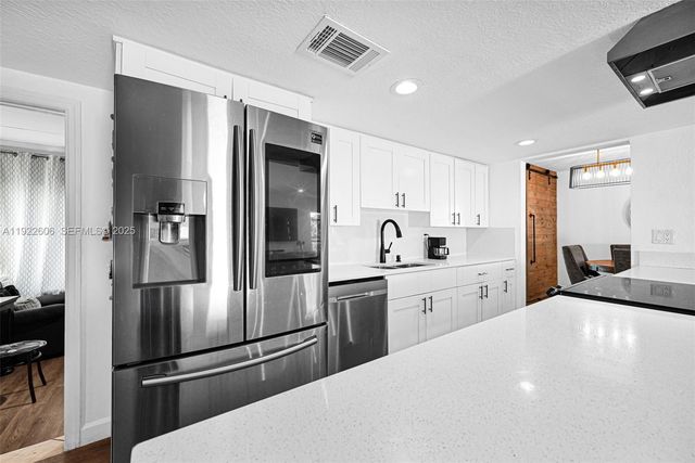 6303 NW 71st Ave, Tamarac, FL 33321