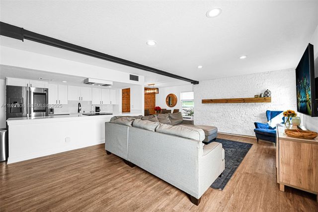 6303 NW 71st Ave, Tamarac, FL 33321