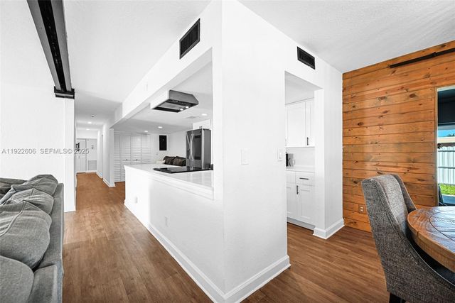 6303 NW 71st Ave, Tamarac, FL 33321