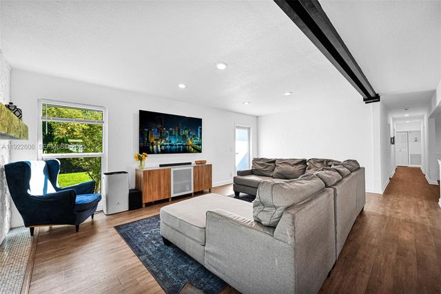 6303 NW 71st Ave, Tamarac, FL 33321