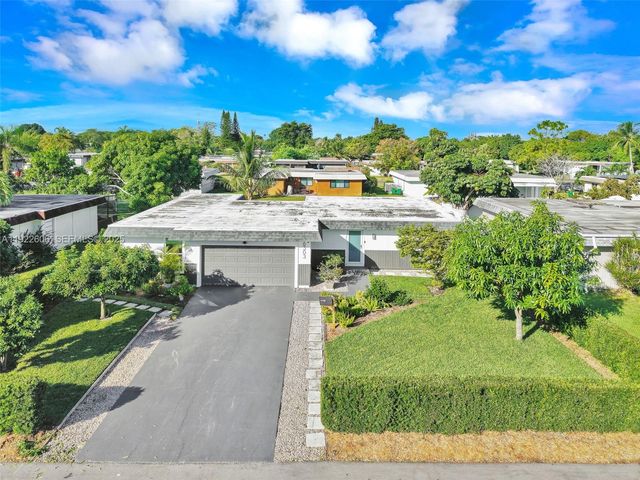 6303 NW 71st Ave, Tamarac, FL 33321