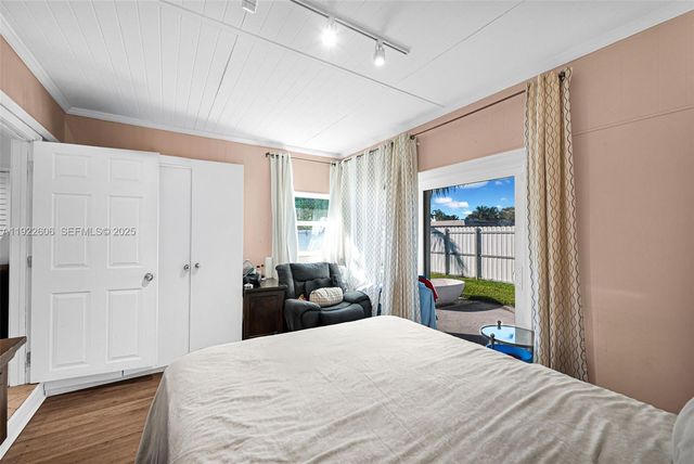 6303 NW 71st Ave, Tamarac, FL 33321