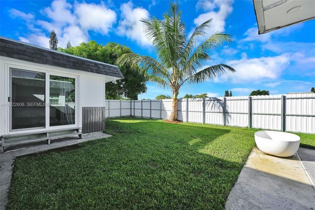 6303 NW 71st Ave, Tamarac, FL 33321