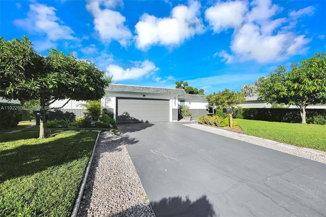 6303 NW 71st Ave, Tamarac, FL 33321