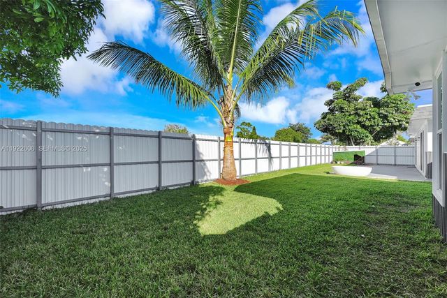 6303 NW 71st Ave, Tamarac, FL 33321